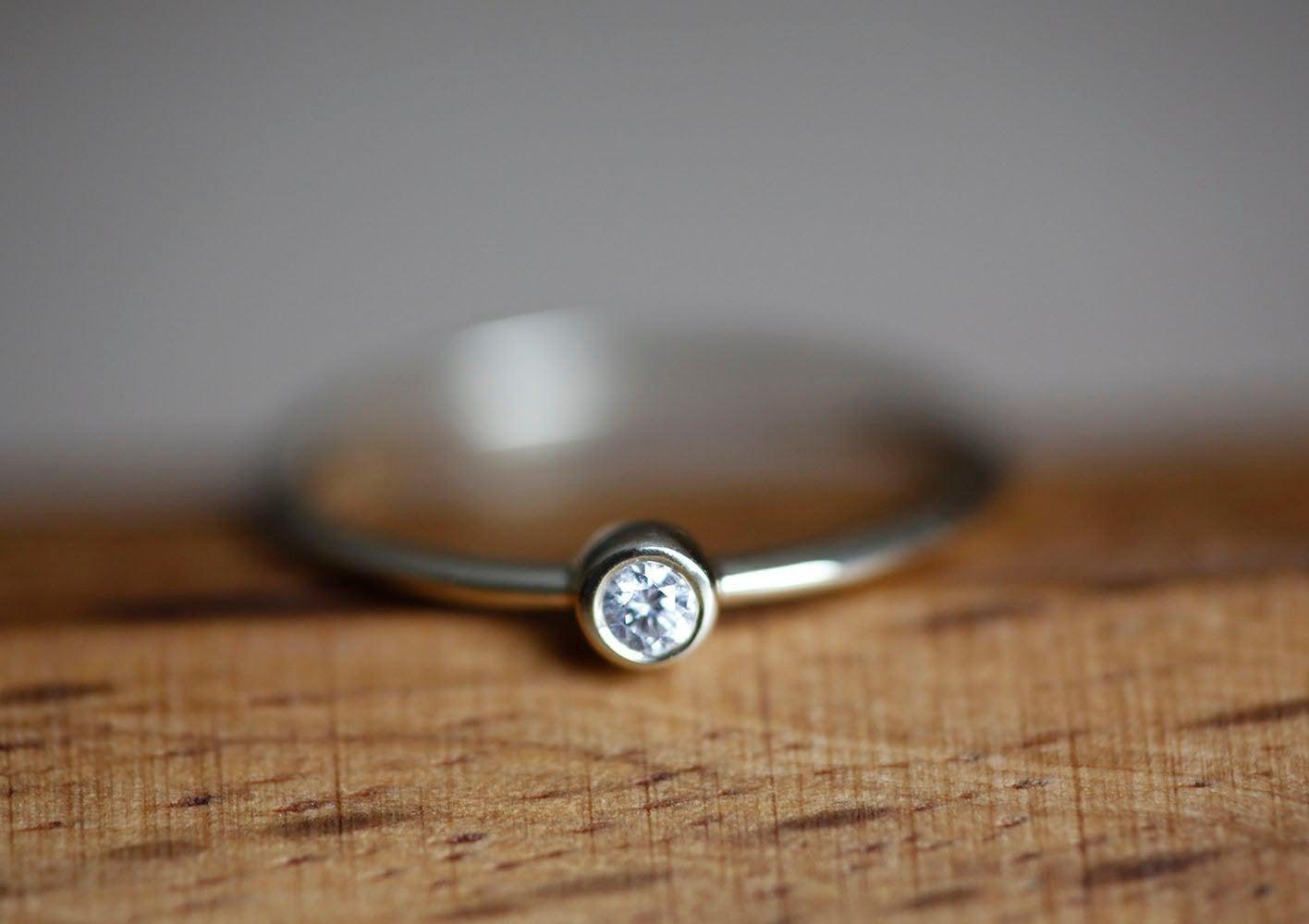 SOLITAIRE DIAMAND PRSTEN, TINI DIAMAND PRSTEN-Capucinne