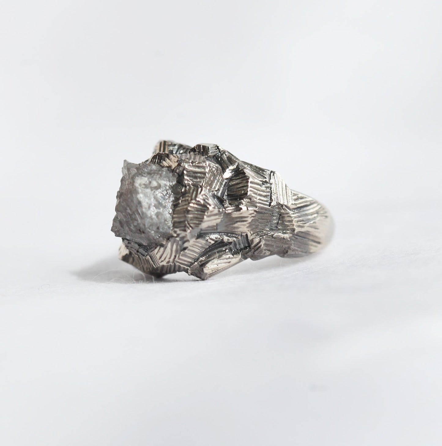 The Rock Diamond Ring-Capucinne