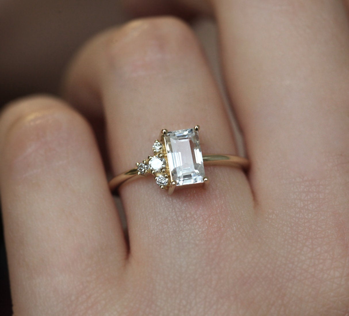 Theodore Vhite Sapphire Diamond Ring-Capucinne