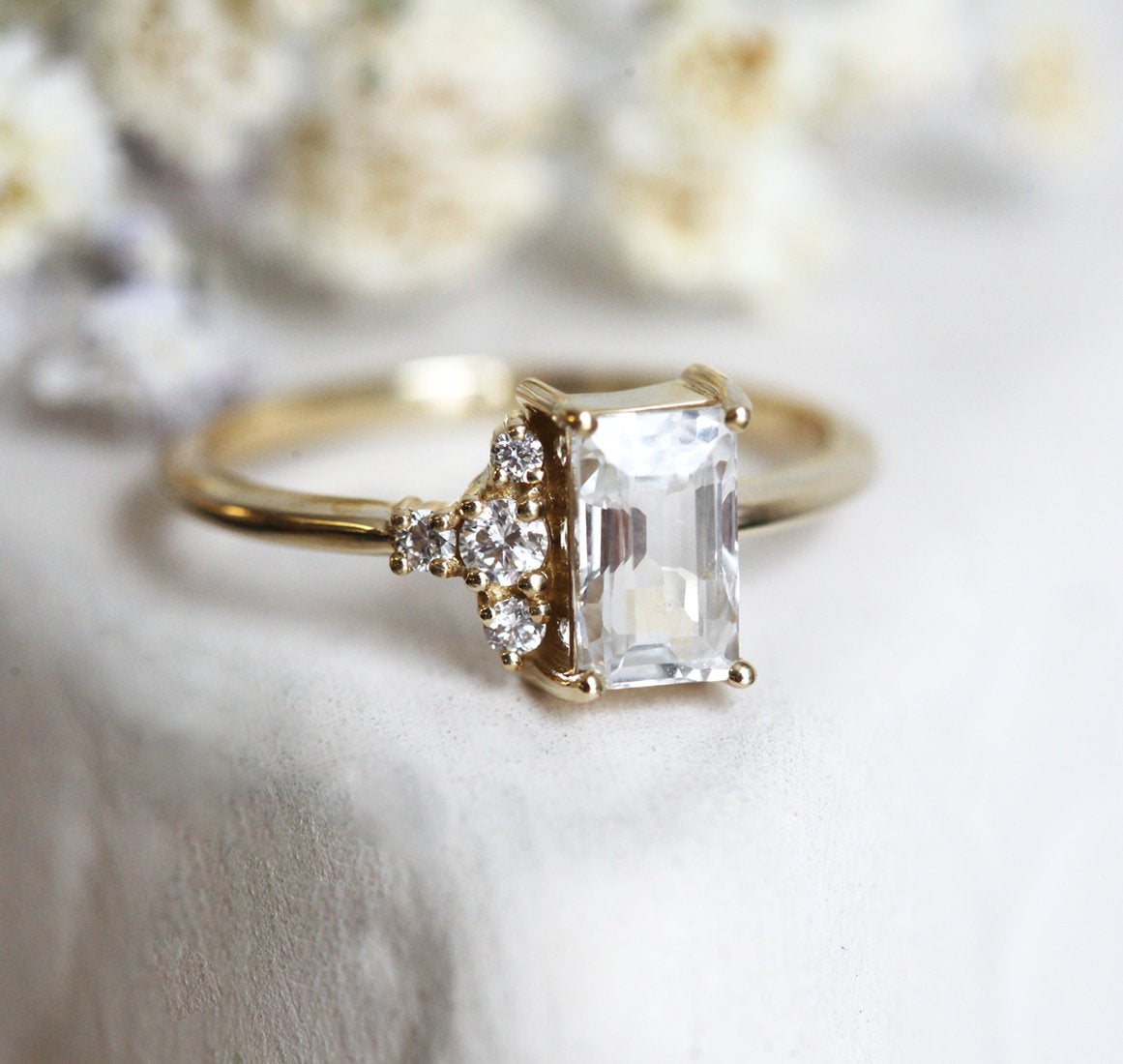 Theodore Vhite Sapphire Diamond Ring-Capucinne