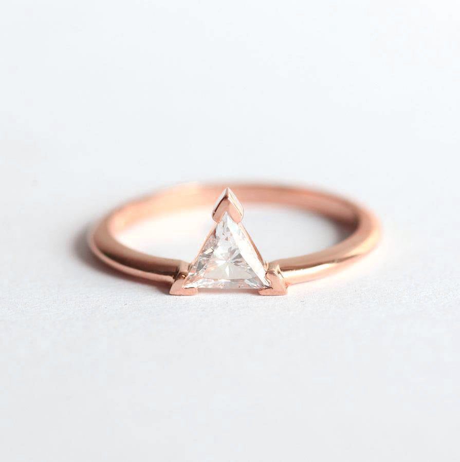Triangle Cut Diamond Solitaire Verenički prsten-Capucinne