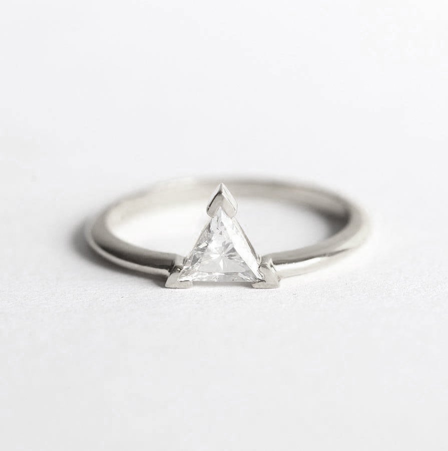 Triangle Cut Diamond Solitaire Verenički prsten-Capucinne