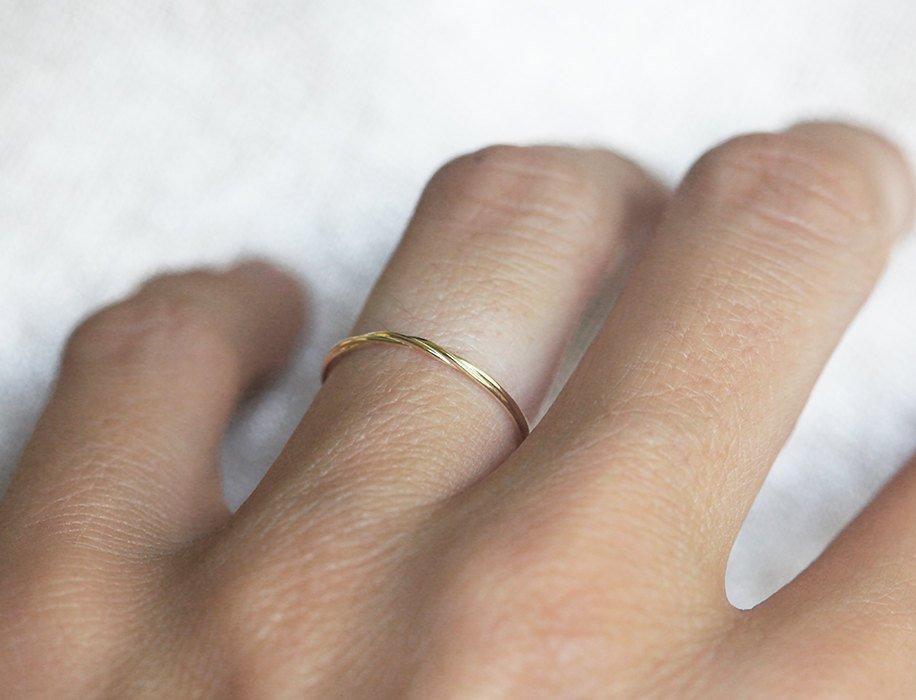 TVISTED BAND, TVISTED RING-Capucinne
