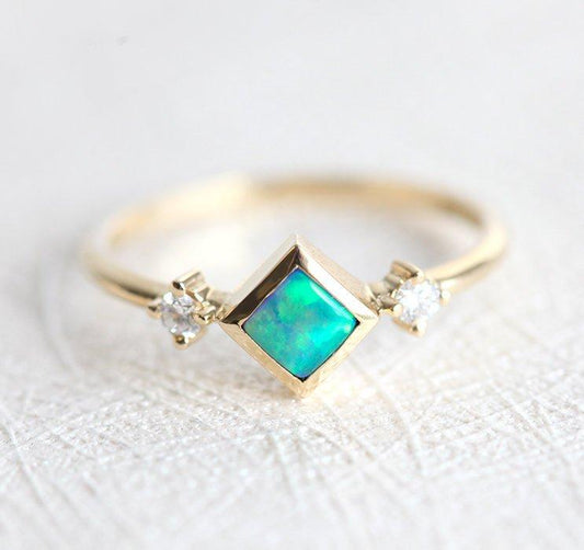 Adora Skuare Opal Ring | Prstenovi | Capucinne