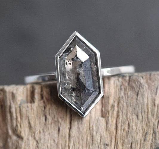 Solitaire Setting Hekagon Salt & Pepper Diamond Ring