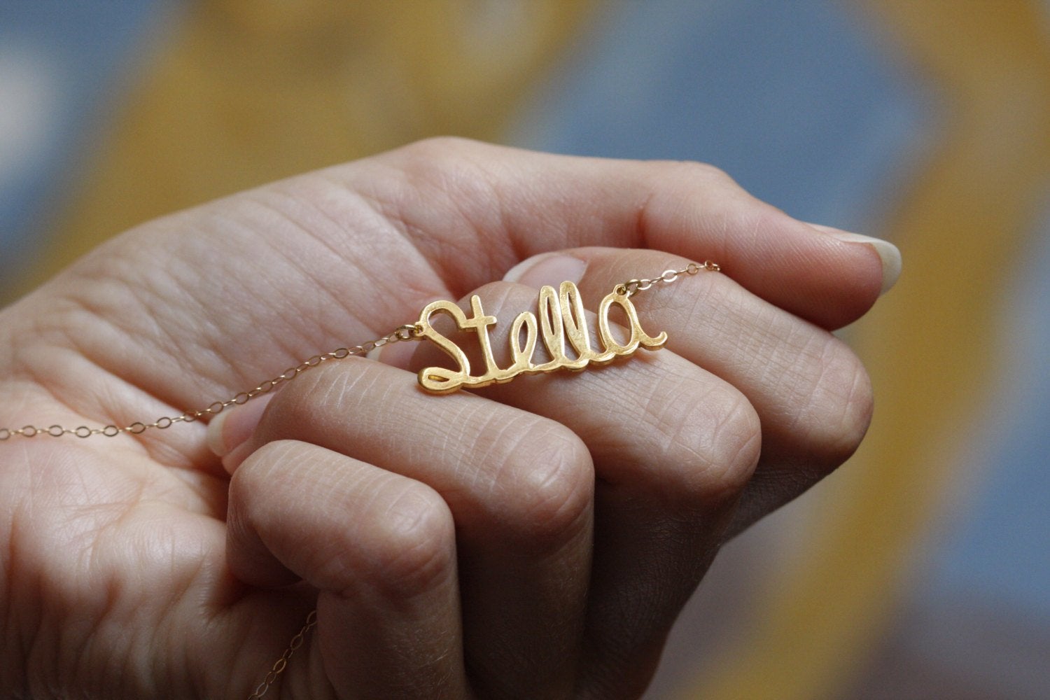 Personalizovana zlatna ogrlica sa imenom bebe