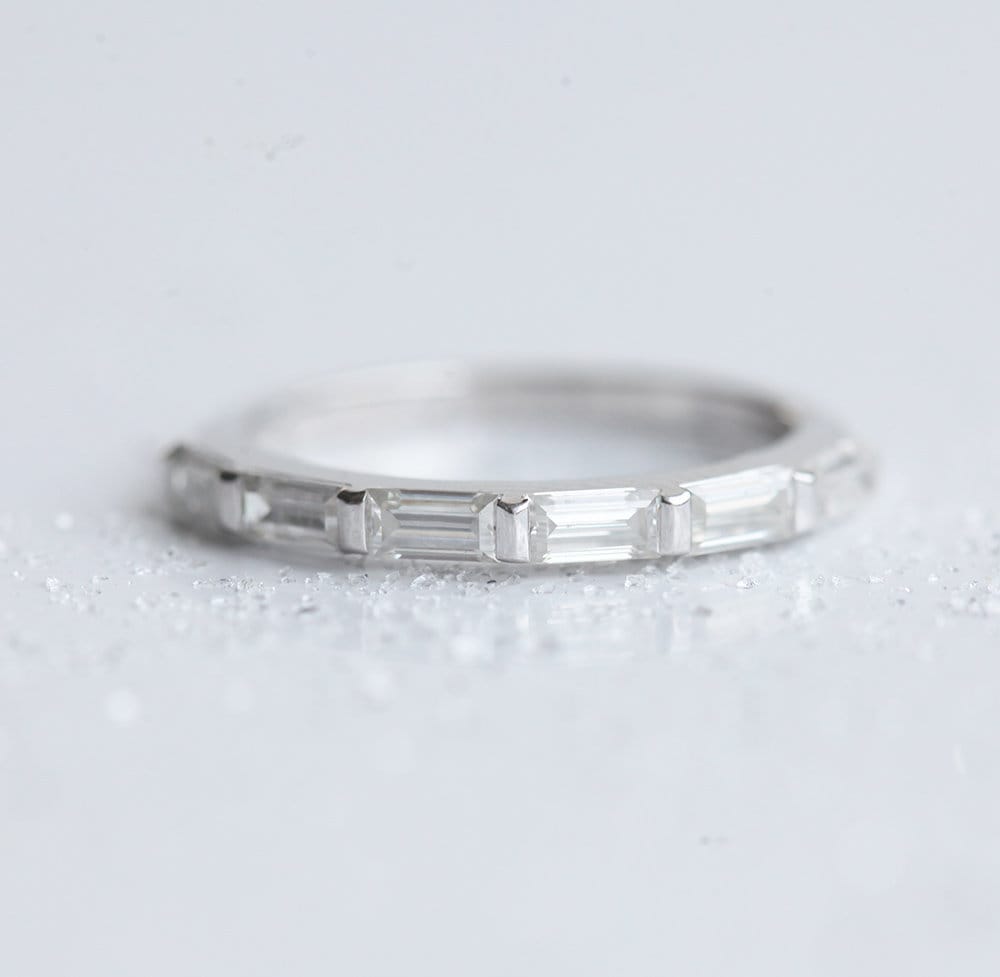 Baguette Vhite Diamond Eterniti Vedding Band