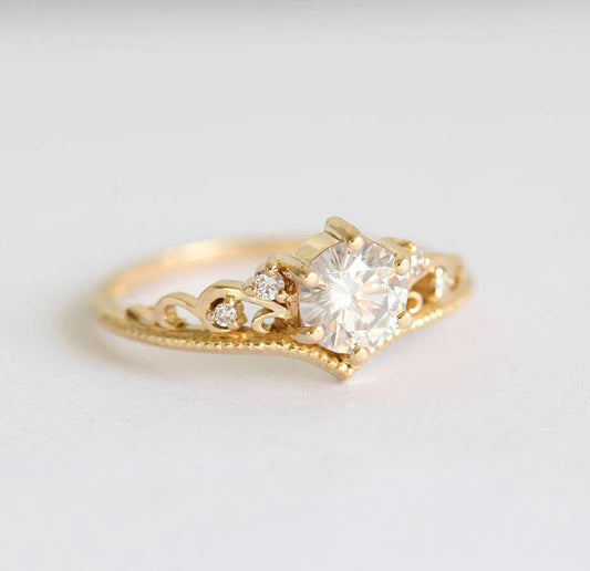 BELLA RUND MOISSANITE & DIAMAND PRSTEN-Capucinne