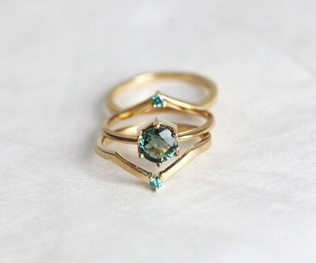 Teal Blue Round Diamond Nesting Band u obliku slova V