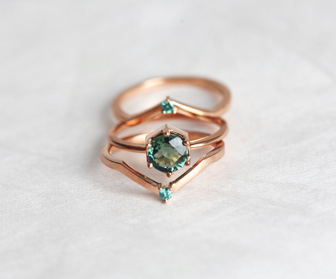 Teal Blue Round Diamond Nesting Band u obliku slova V