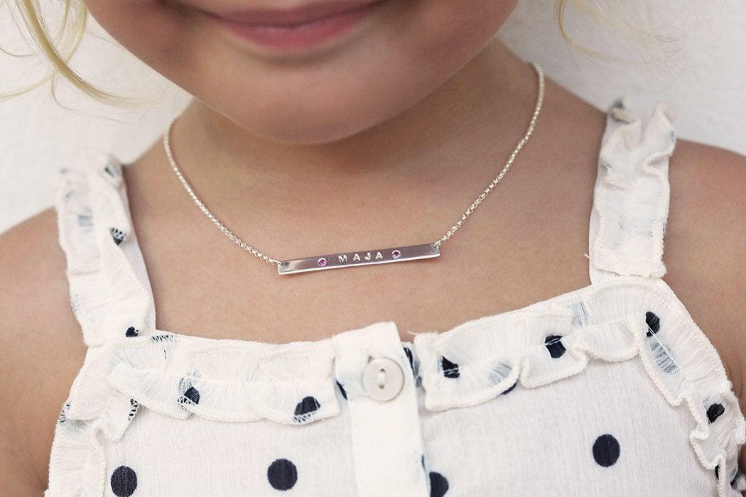 Dečija zlatna ogrlica sa personalizovanim monogramom