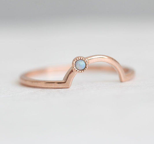 Zakrivljeni Opal Nesting Band sa Milgrain detaljima