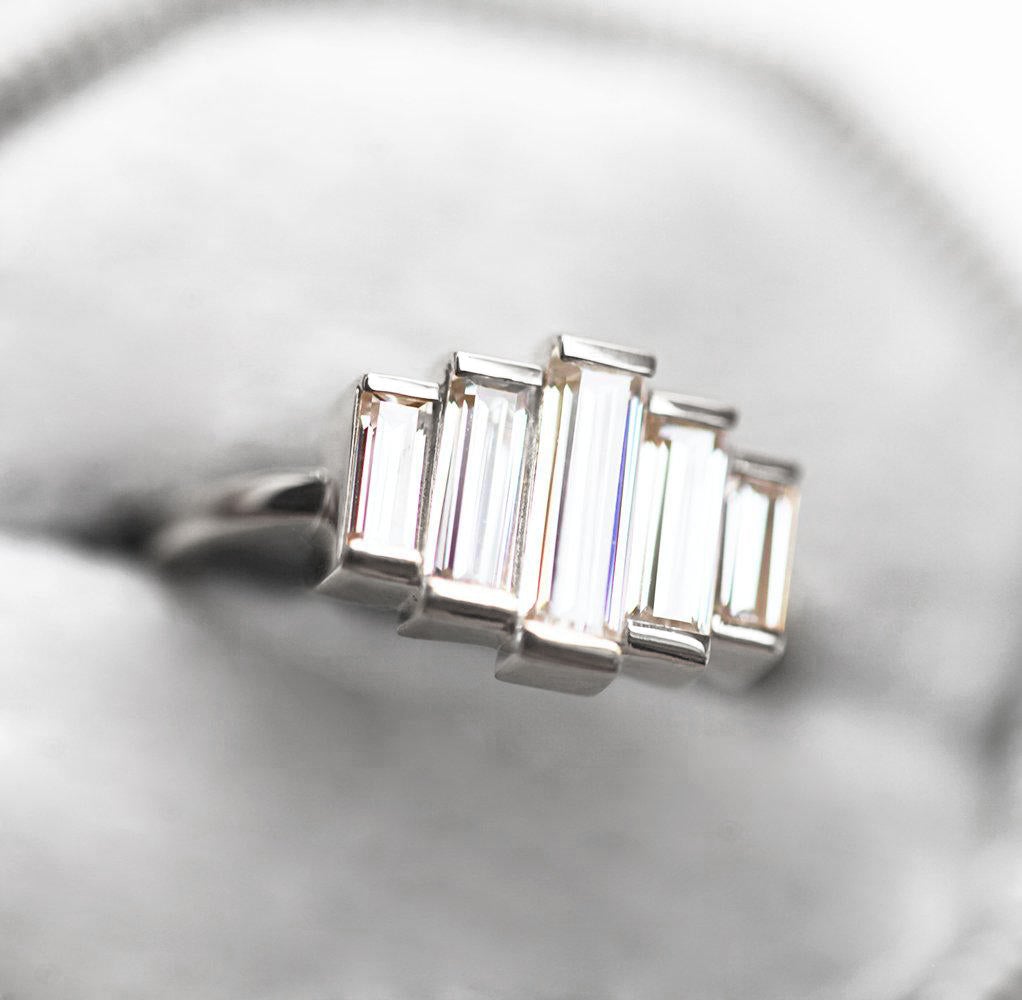 Daphne Baguette Diamond Ring-Capucinne