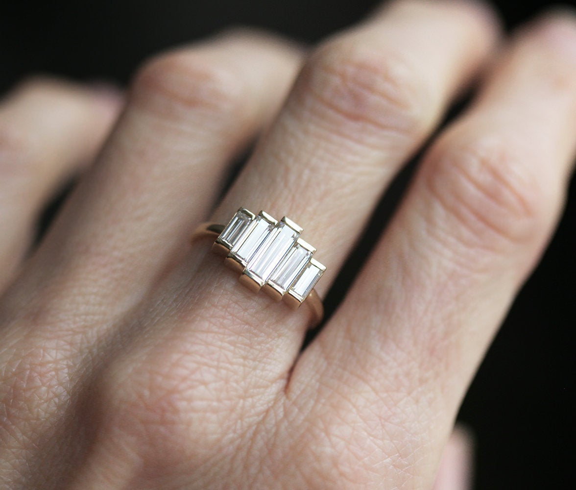 Daphne Baguette Diamond Ring-Capucinne