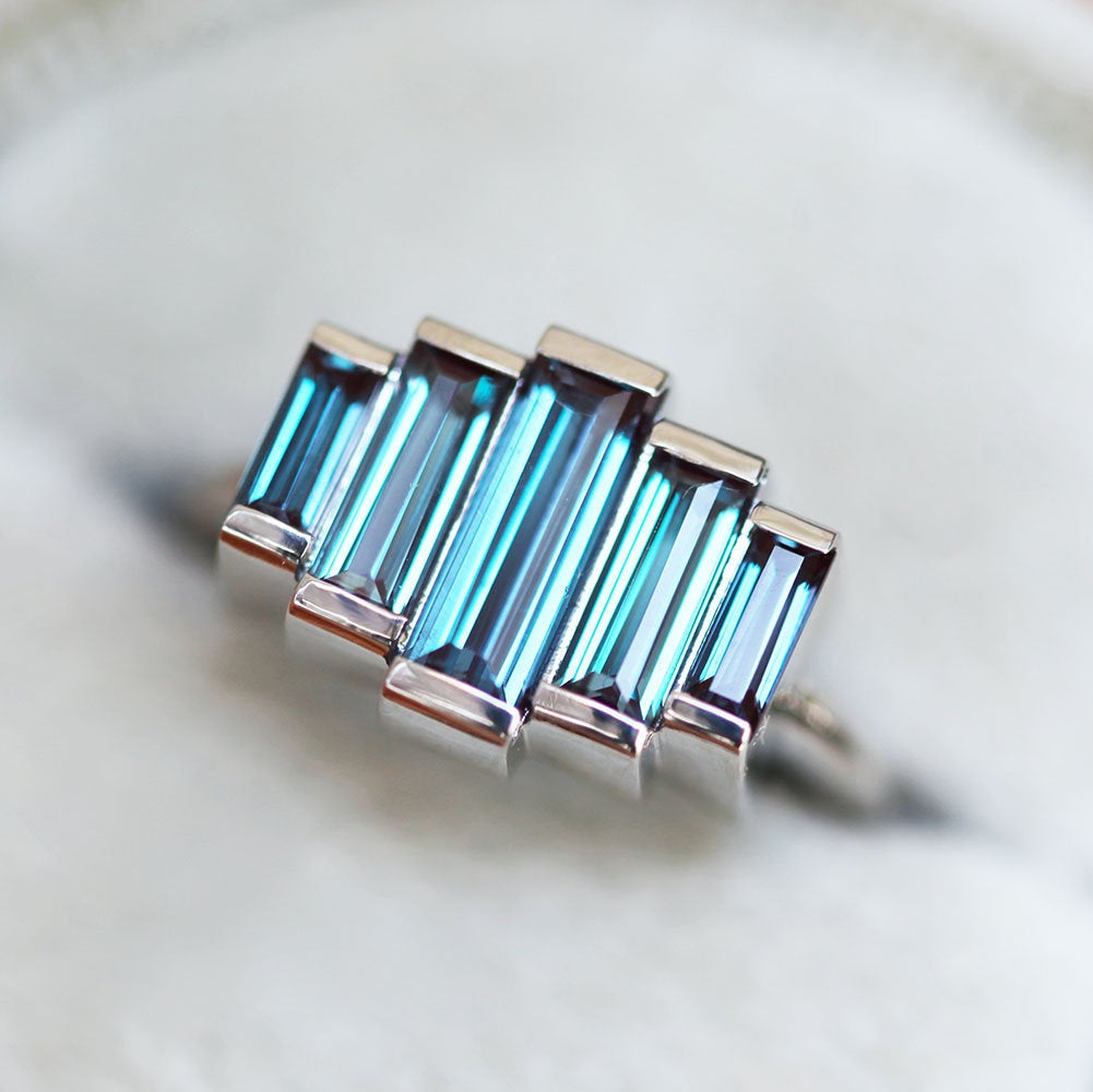 Daphne Baguette Diamond Ring-Capucinne