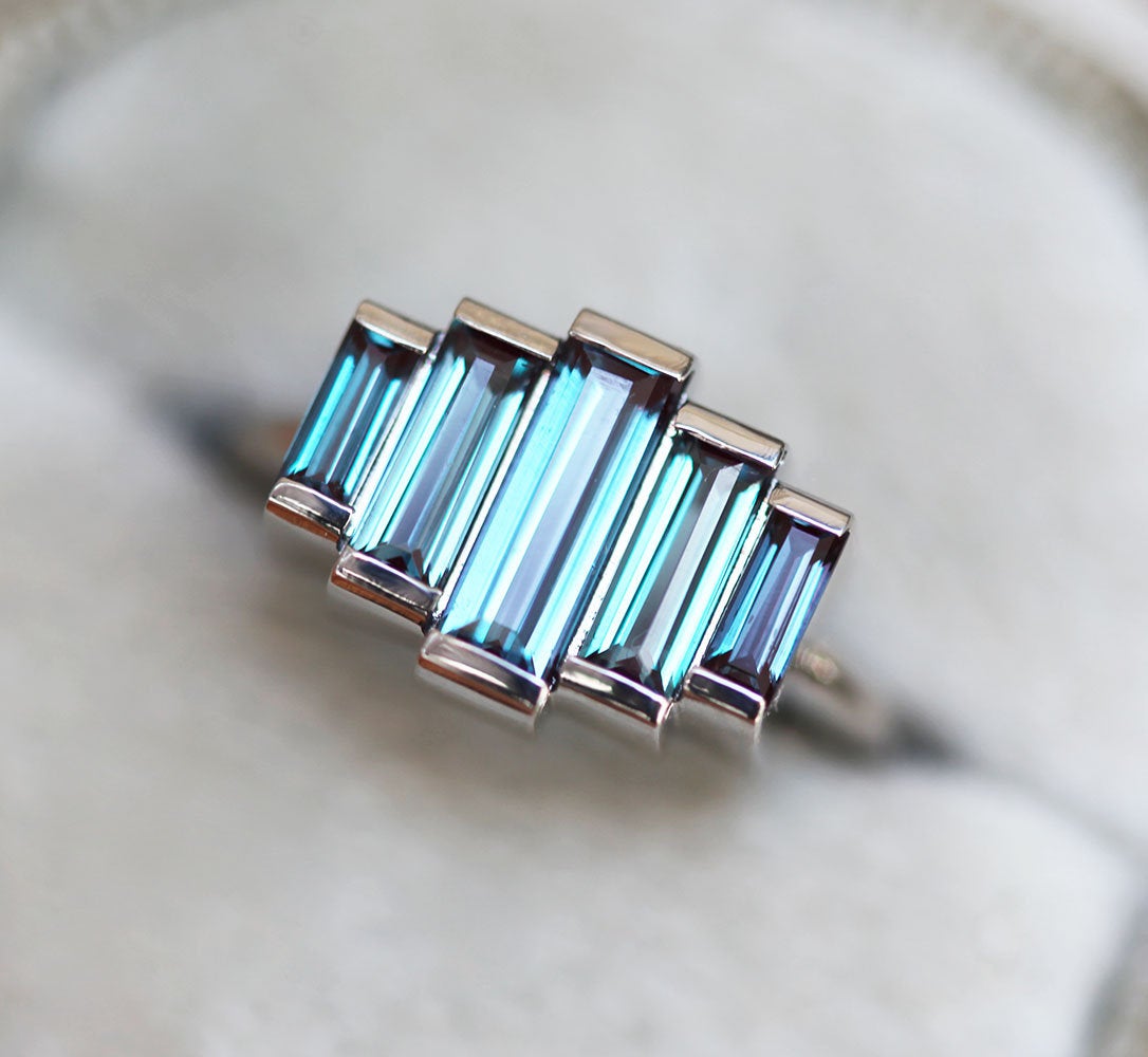 Daphne Baguette Diamond Ring-Capucinne