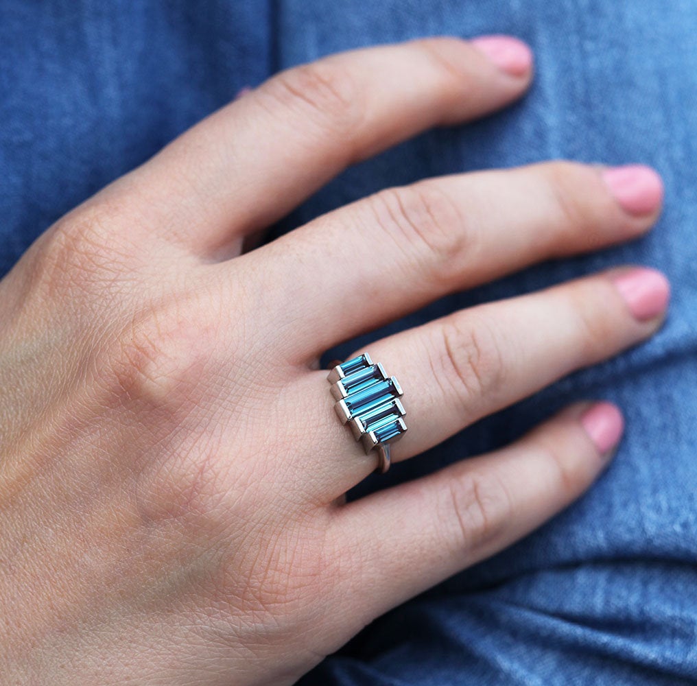 Daphne Baguette Diamond Ring-Capucinne
