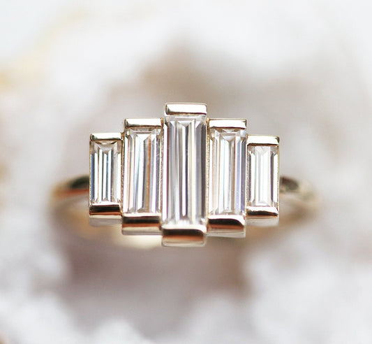 Daphne Baguette Diamond Ring-Capucinne