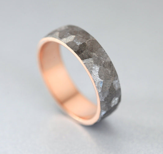Evan Hammered Vedding Band-Capucinne