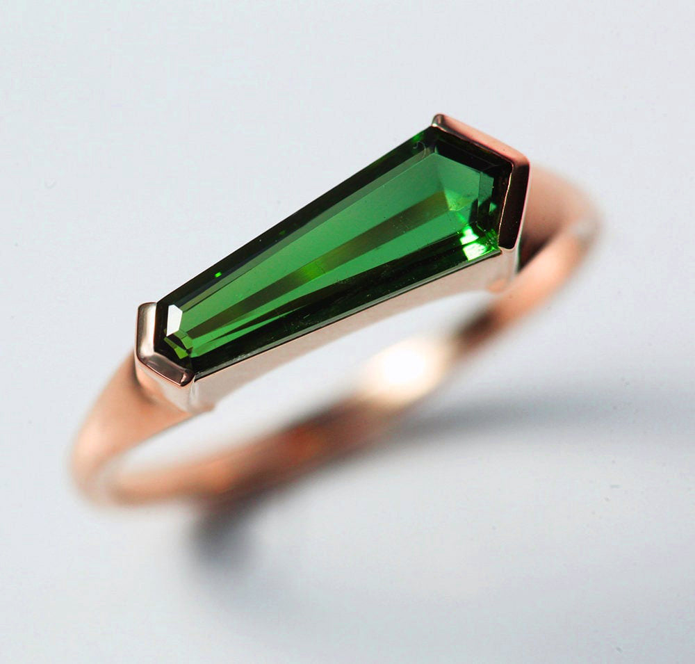 Green Shield Tourmaline Solitaire Prsten