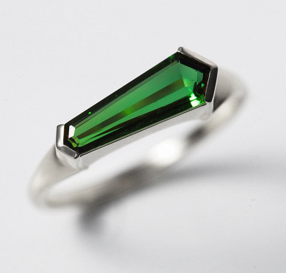 Green Shield Tourmaline Solitaire Prsten