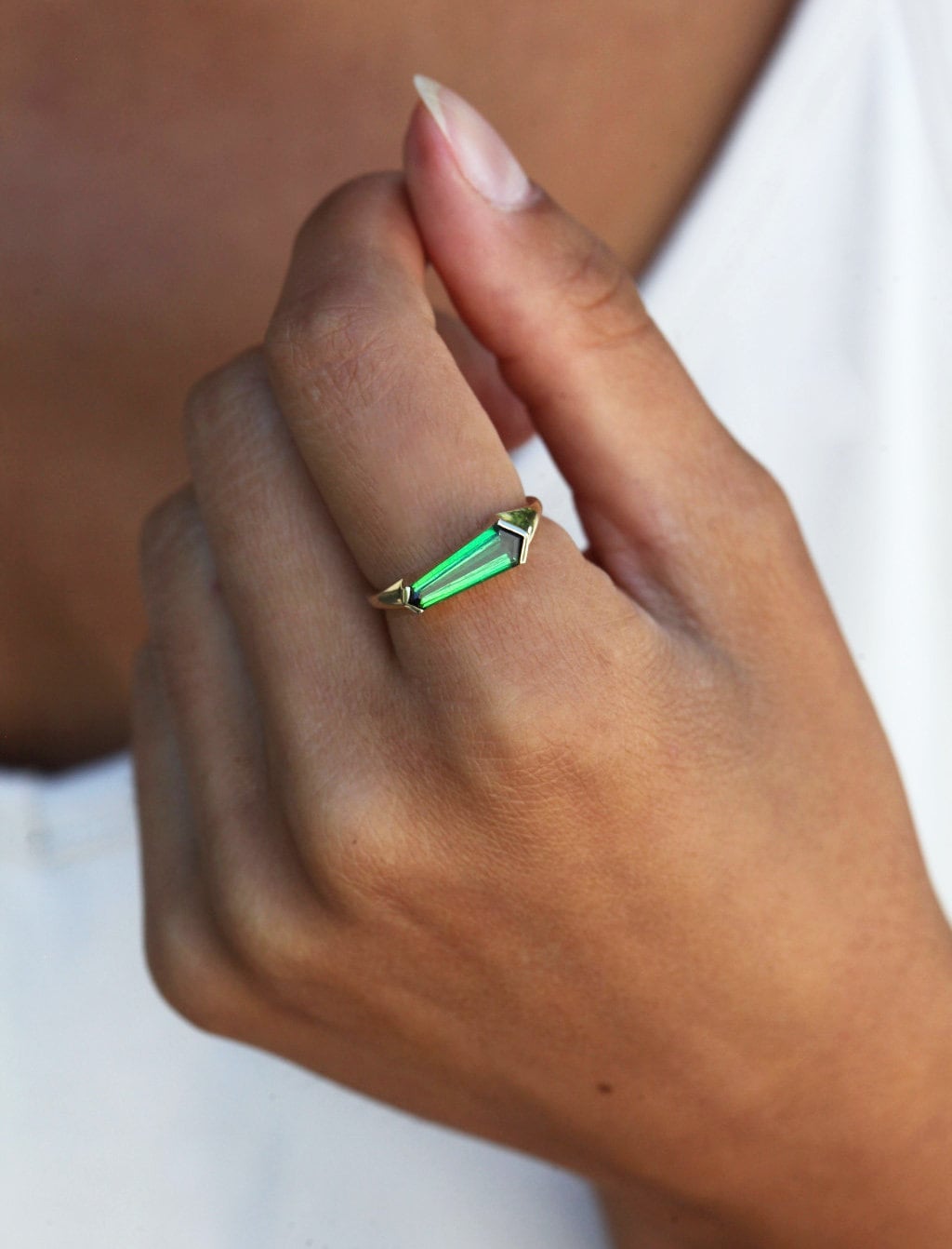 Green Shield Tourmaline Solitaire Prsten