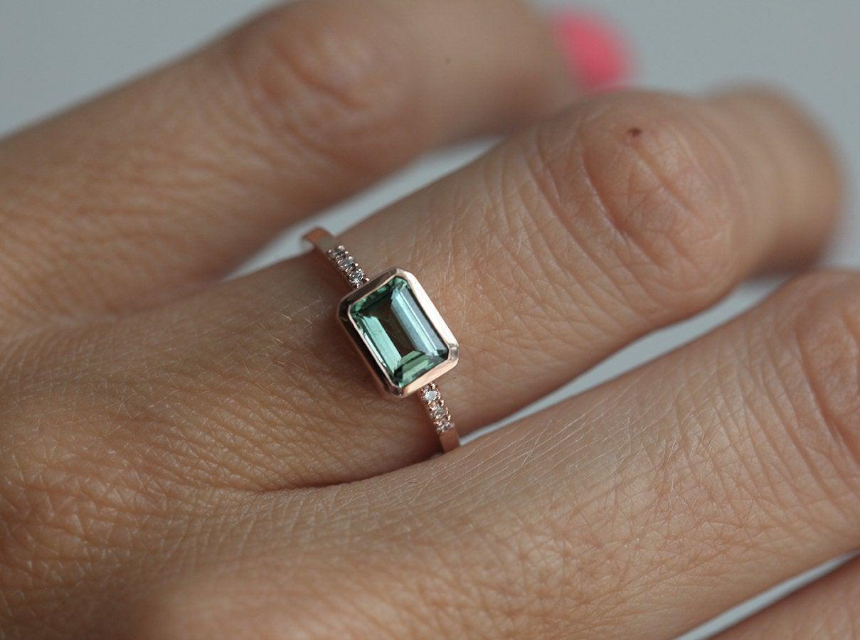 Mint Green Emerald-Cut turmalin Pave Diamond Ring