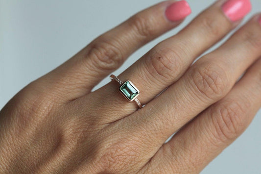 Mint Green Emerald-Cut turmalin Pave Diamond Ring