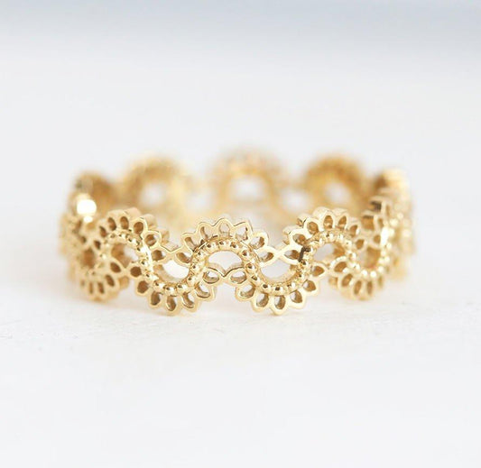 Iva Gold Lace Band, Lace Vedding Band-Capucinne