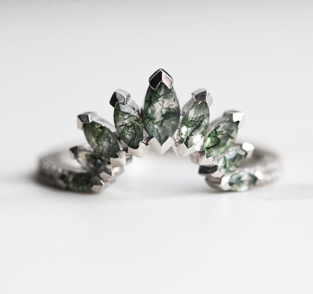 Okrugli mesečev kamen sa kompletom prstena od Moss Agate i belim dijamantima