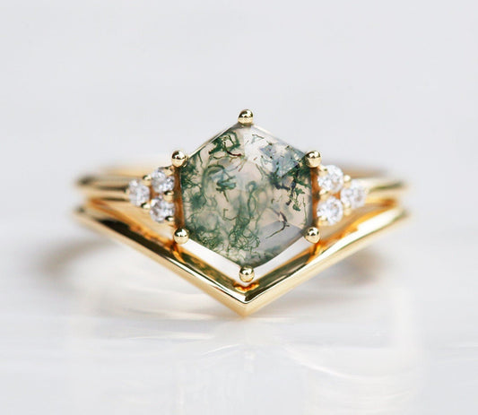 Set prstena sa šestougaonim Moss Agate sa bočnim okruglim belim dijamantima