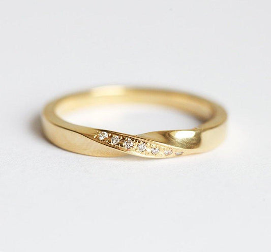 Cluster Vhite Diamond Vedding Ring sa upletenom trakom