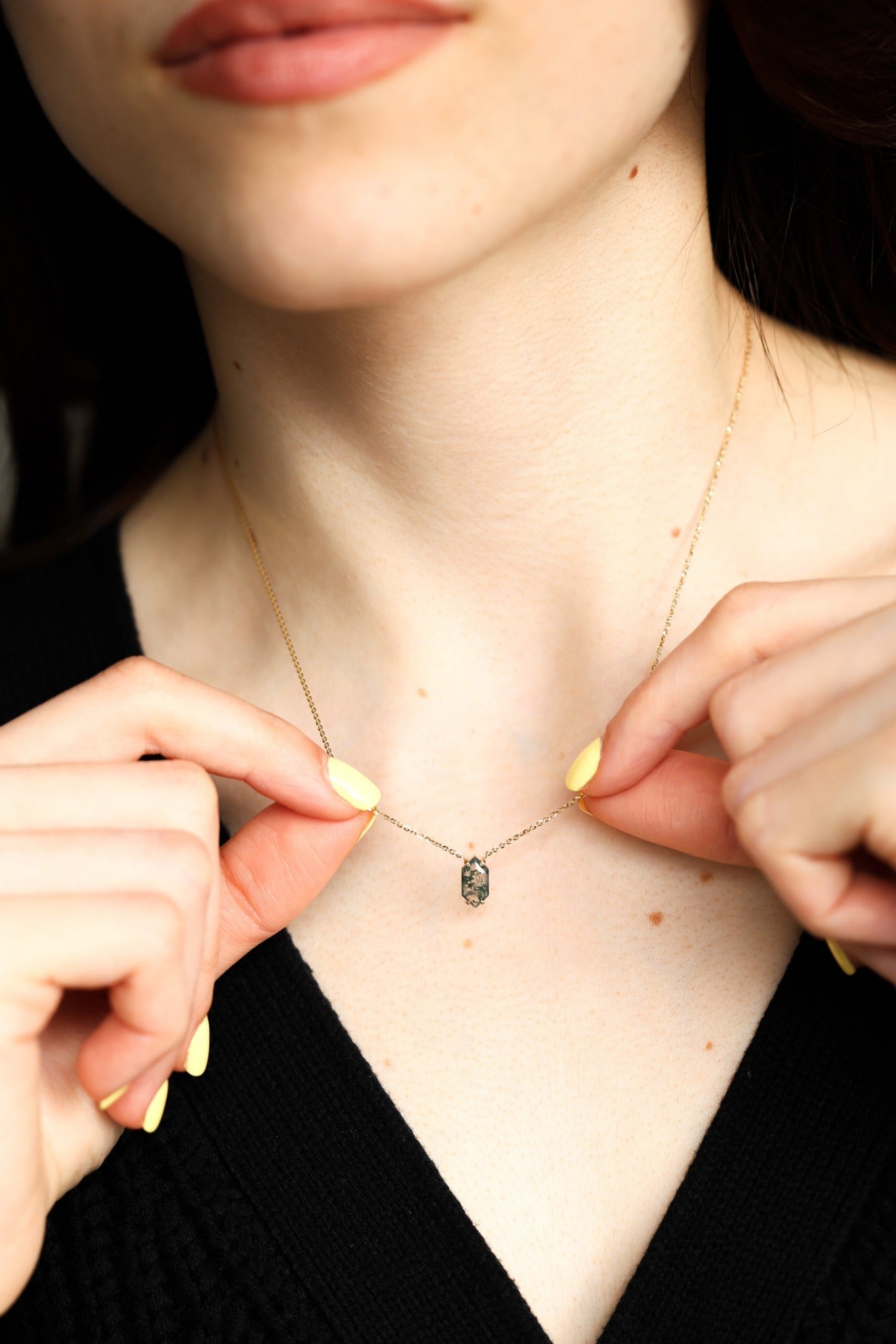 Zlatni lančić sa šestougaonim Moss Agate od Moss Agate