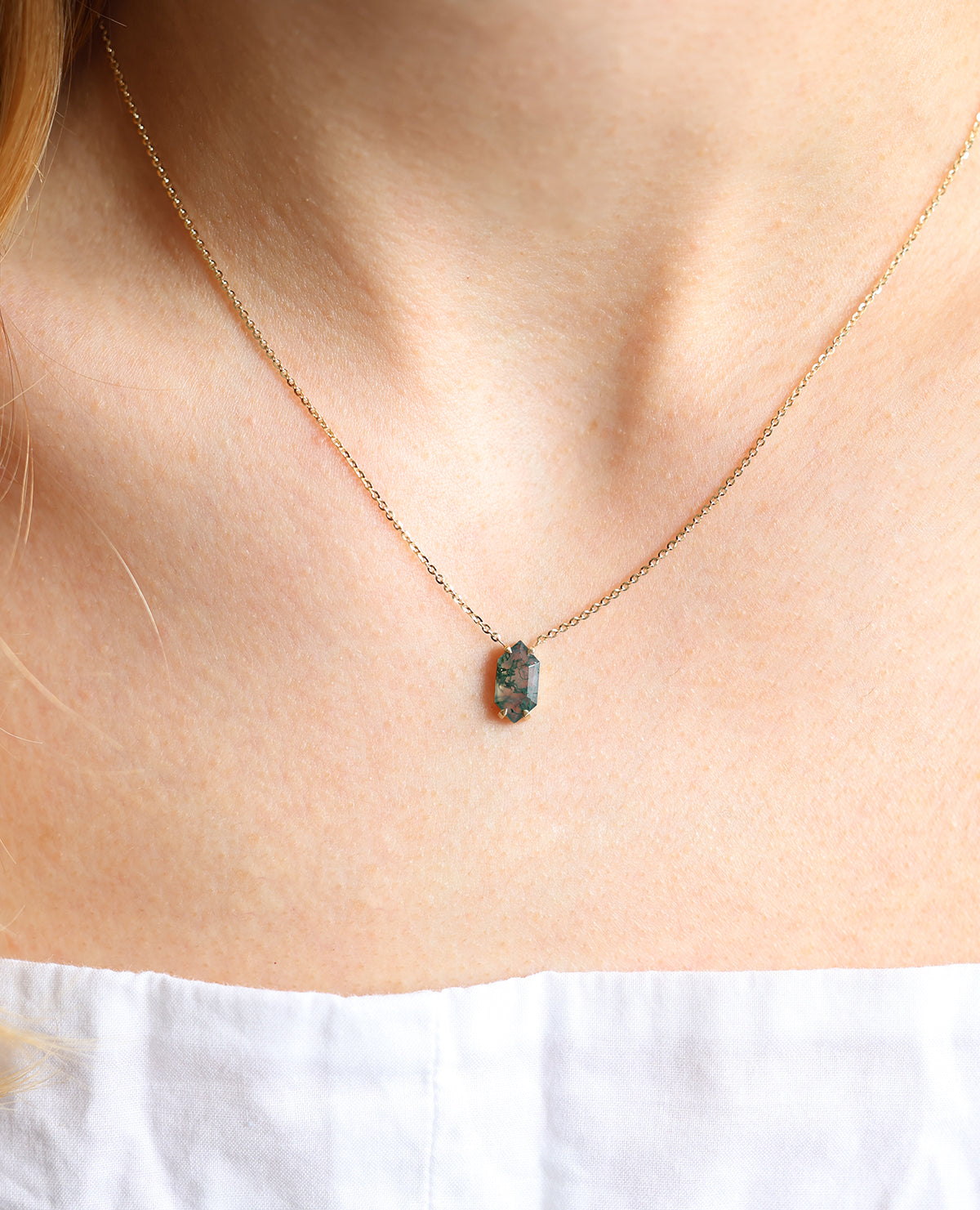 Zlatni lančić sa šestougaonim Moss Agate od Moss Agate