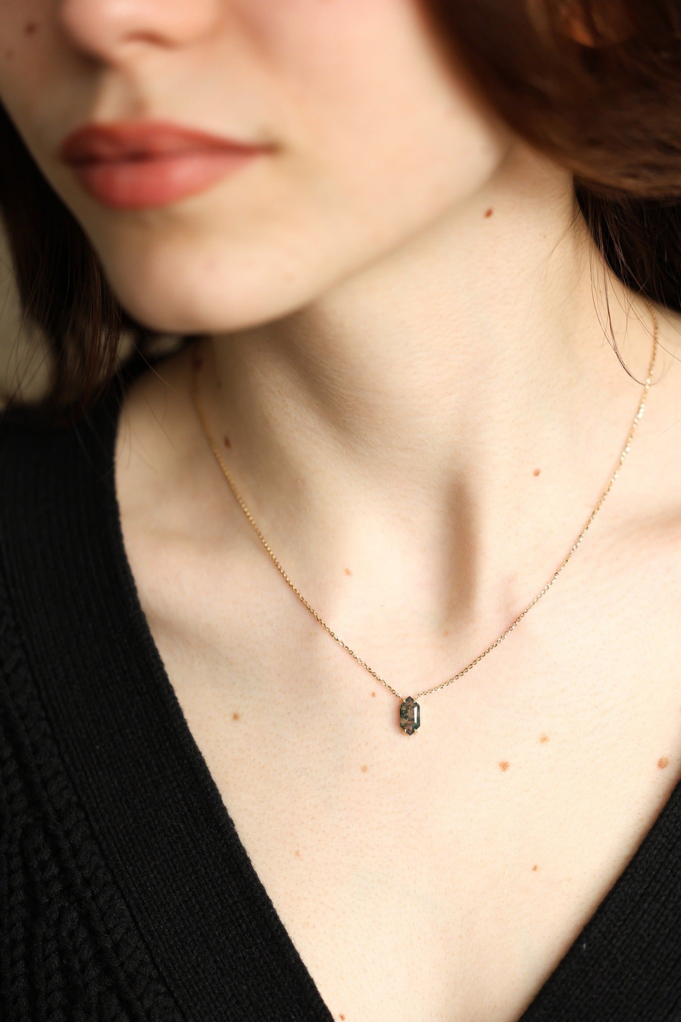 Zlatni lančić sa šestougaonim Moss Agate od Moss Agate