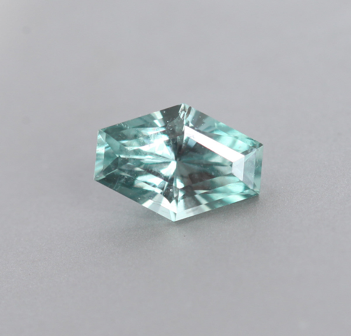 Labavi šestougaoni menta zeleni safir