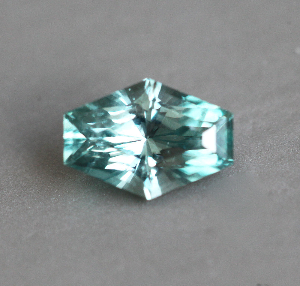 Labavi šestougaoni menta zeleni safir