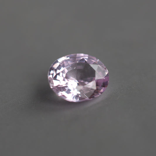Loose roze safir ovalnog oblika