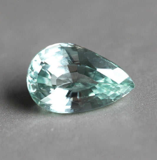 Loose kruškoliki menta zeleni safir