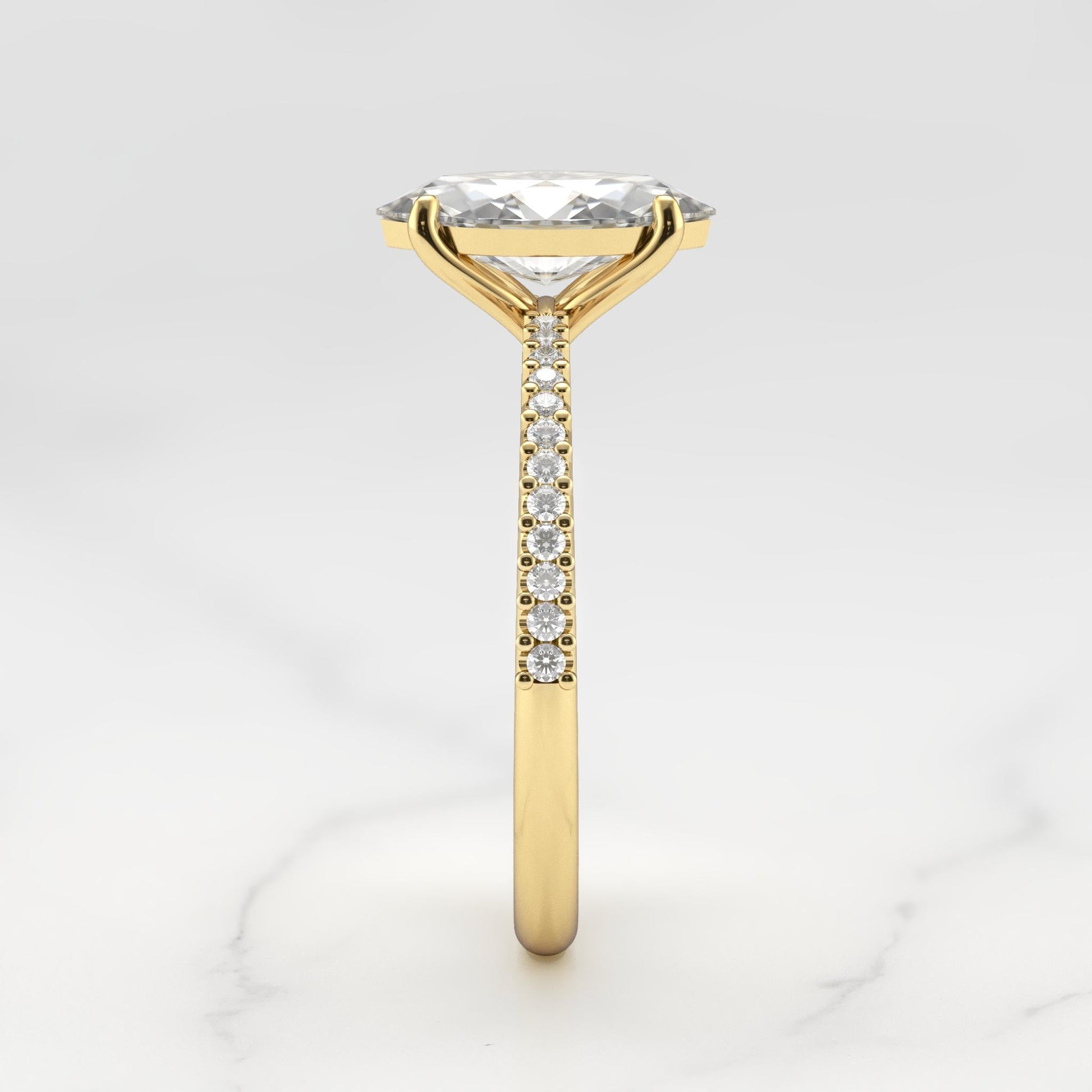 Markuise Half Pave Tapered Diamond Solitaire Prsten
