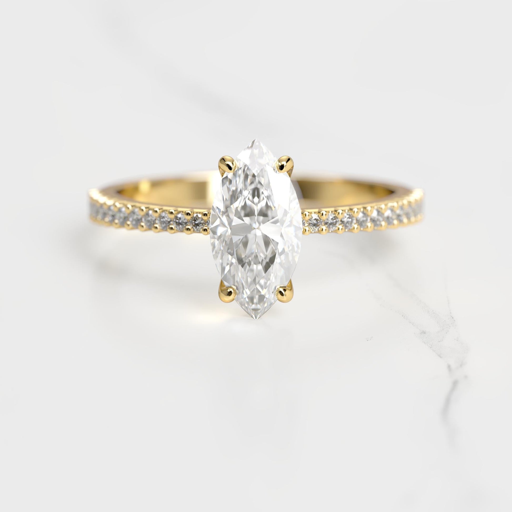 Markuise Half Pave Tapered Diamond Solitaire Prsten