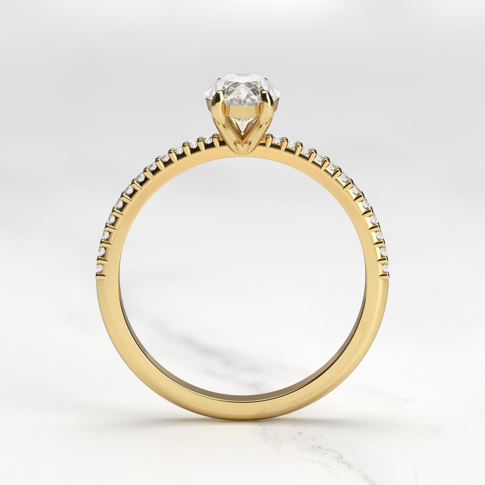 Markuise Half Pave Tapered Diamond Solitaire Prsten