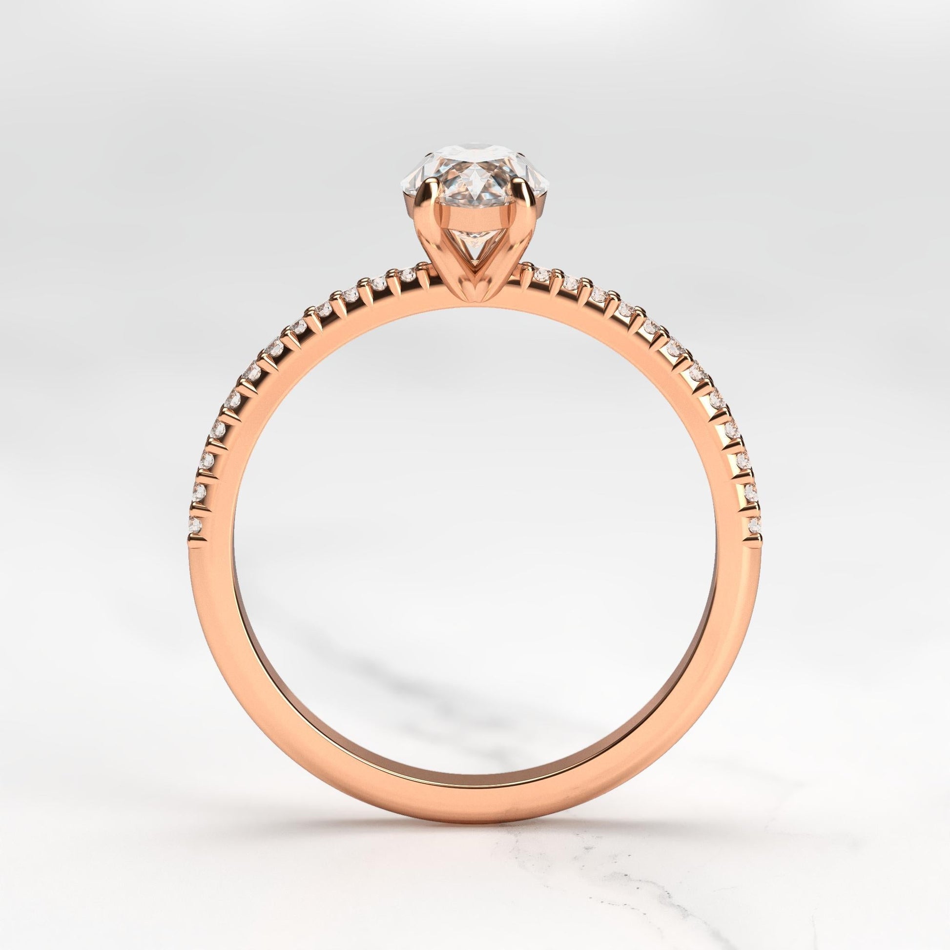 Markuise Half Pave Tapered Diamond Solitaire Prsten