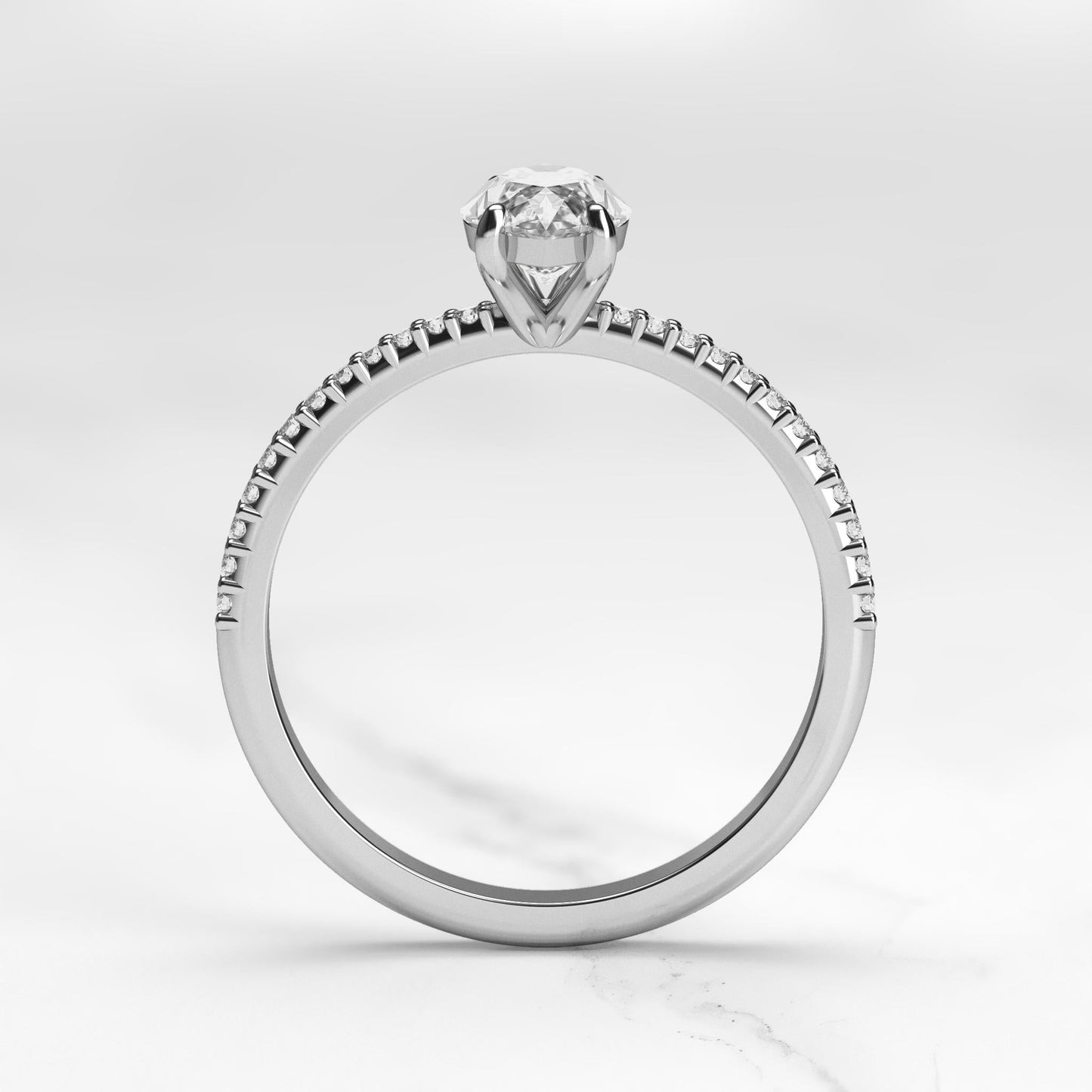 Markuise Half Pave Tapered Diamond Solitaire Prsten
