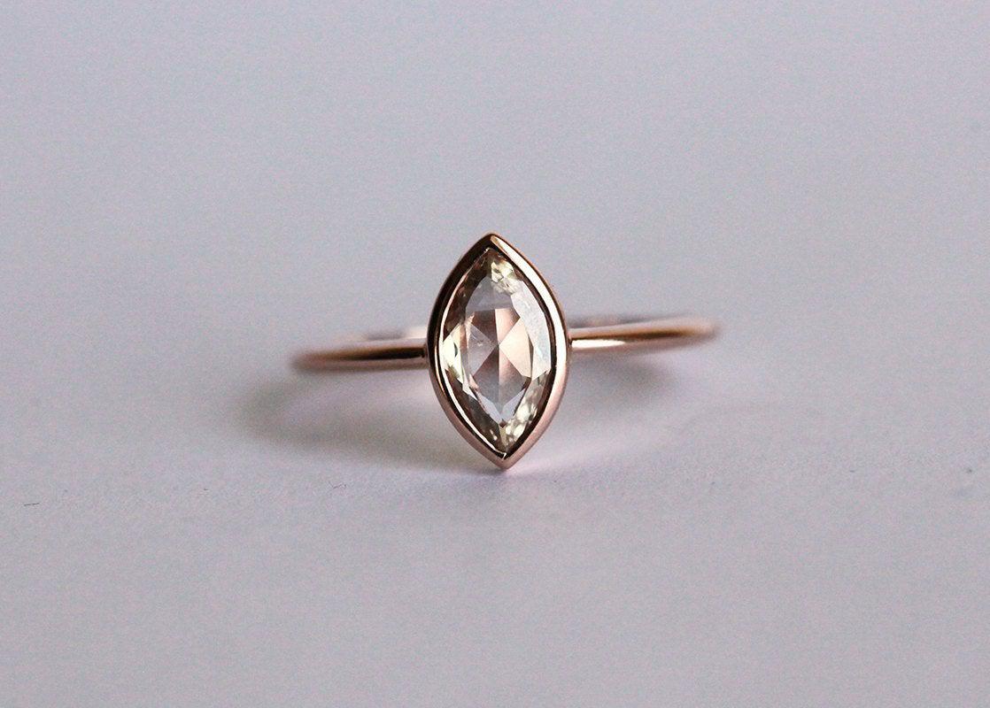 Markuise Solitaire Champagne Diamond Verenički prsten-Capucinne