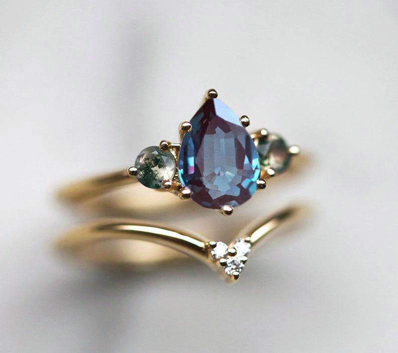 Aleksandritski prsten od tile kruške sa 2 bočna okrugla kamena Moss Agate