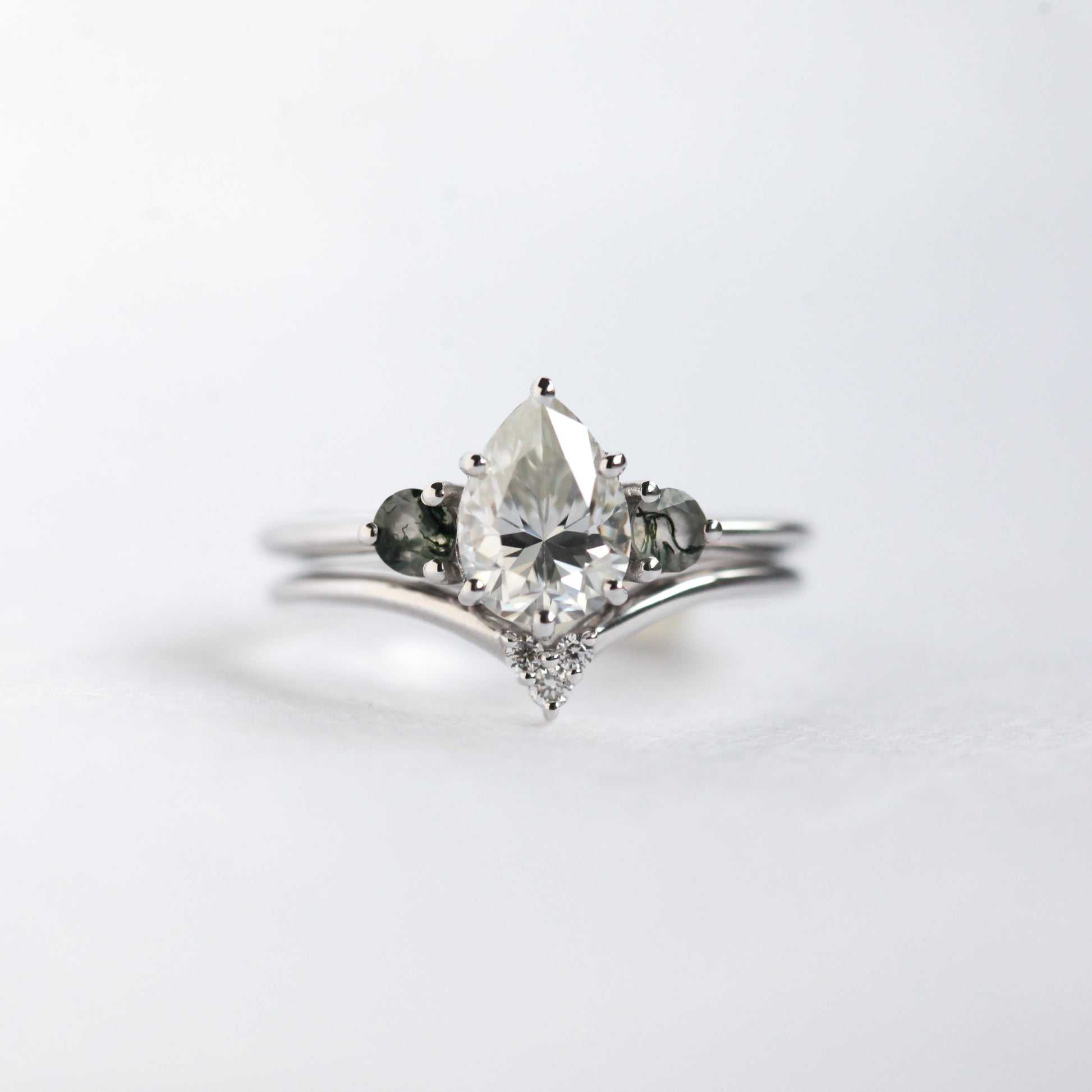Misella kruška moissanite prsten sa mahovinom Moss Agate - spreman za isporuku-Capucinne
