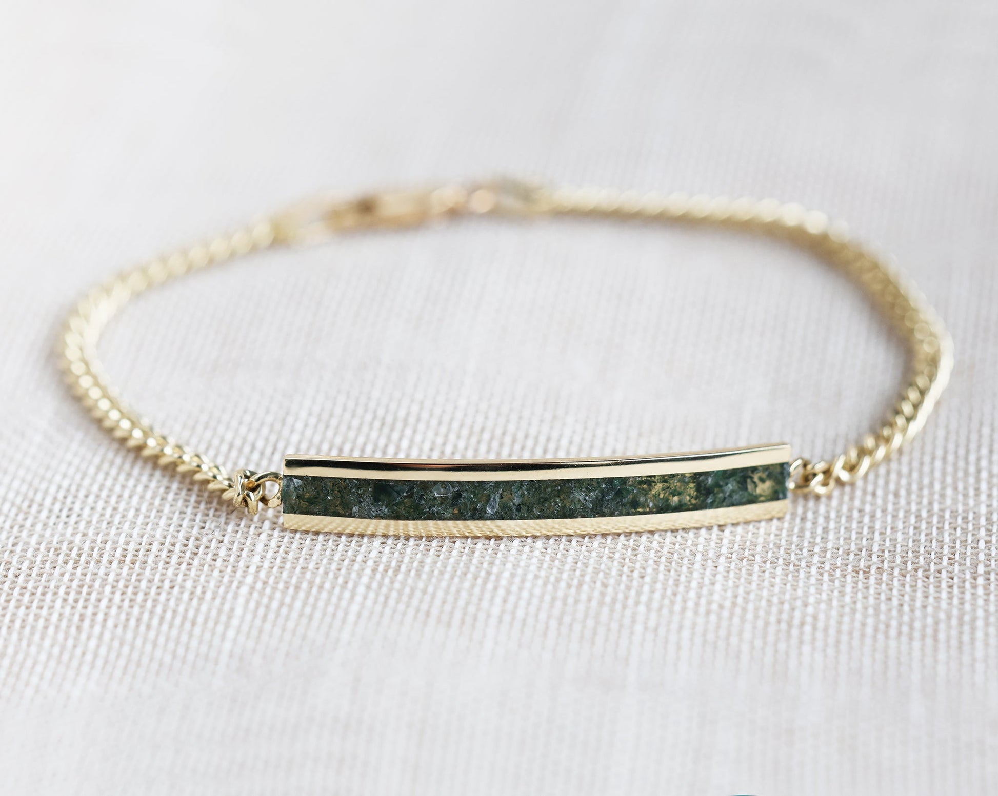 Muška narukvica od Moss Agate sa lančićem od žutog zlata