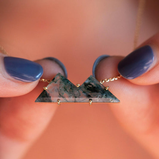 Ogrlica Moss Agate Moss Agate od ahata sa dva vrha sa lančićem od žutog zlata