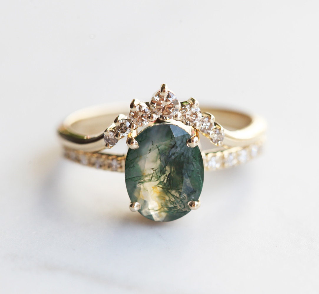Nesting Champagne Diamond Vedding Band-Capucinne